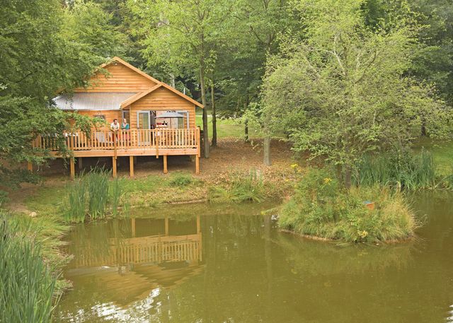 Henlle-Hall-Woodland-Lodges